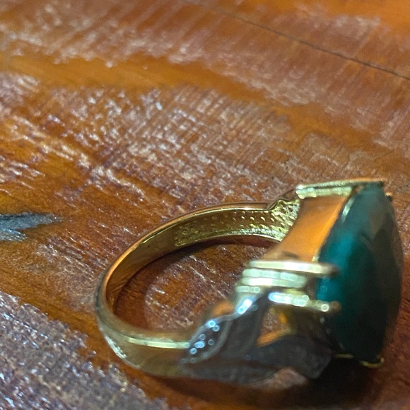 Emerald and Diamond Ring - Picture 6 of 14